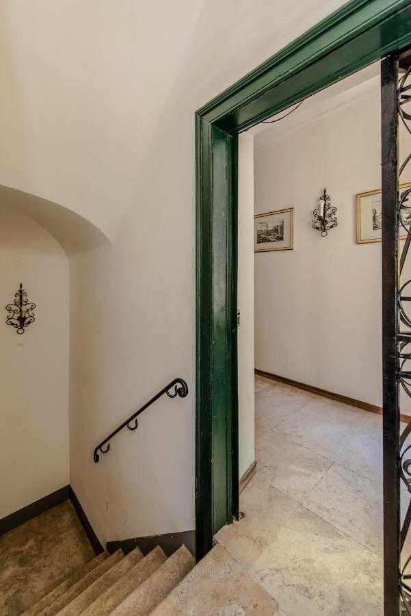 My Flat In Fontana Di Trevi Roma